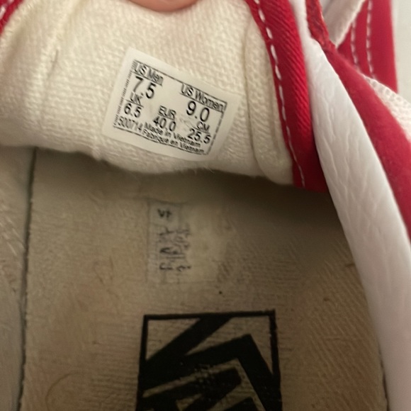 Vans - Picture 4 of 4